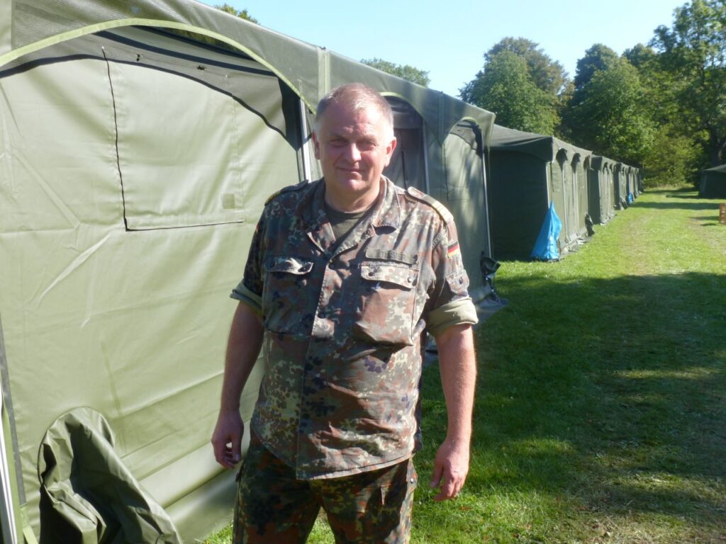 Jürgen Tissier, Fregattenkapitän und Protokollstabsoffizier vom Landeskommando Hamburg