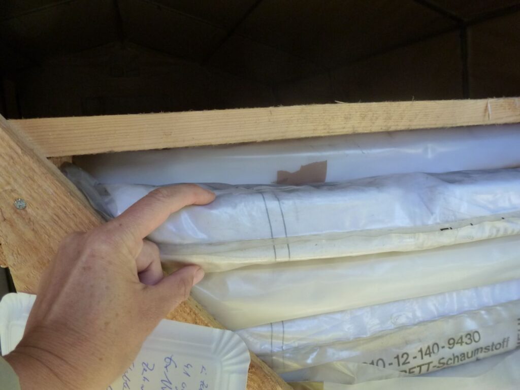 Nur wenige Zentimeter dick. Aber besser als ohne.